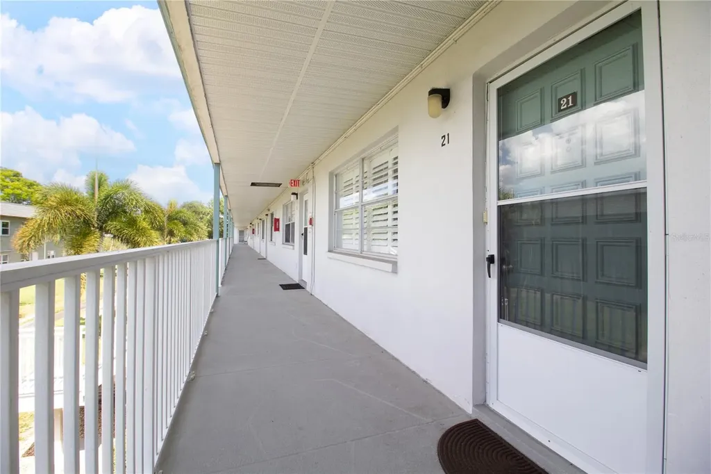 5267 81st Street N St Petersburg FL 33709