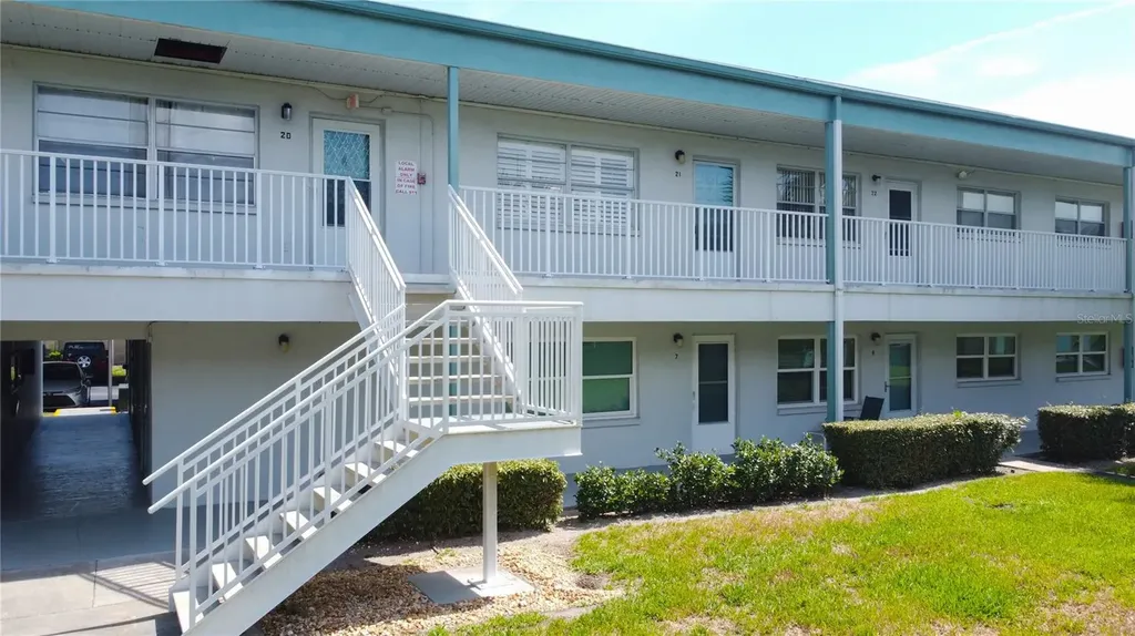 5267 81st Street N St Petersburg FL 33709