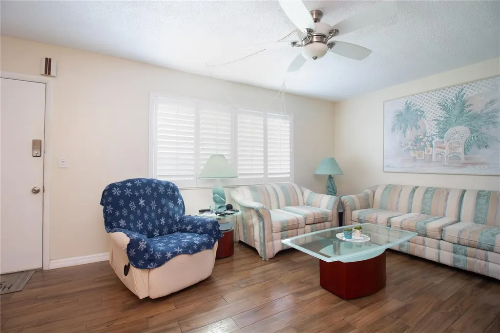 5267 81st Street N St Petersburg FL 33709