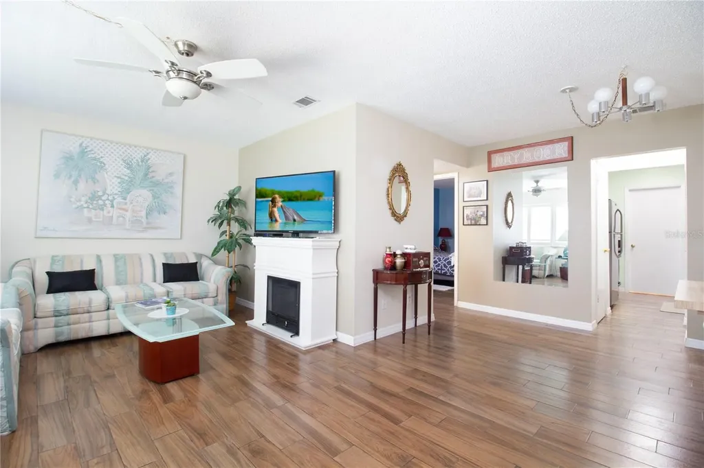 5267 81st Street N St Petersburg FL 33709