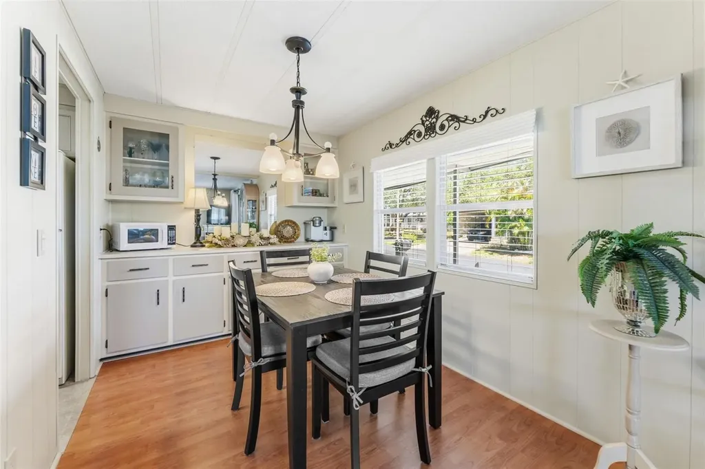 132 Forest Lane Safety Harbor FL 34695
