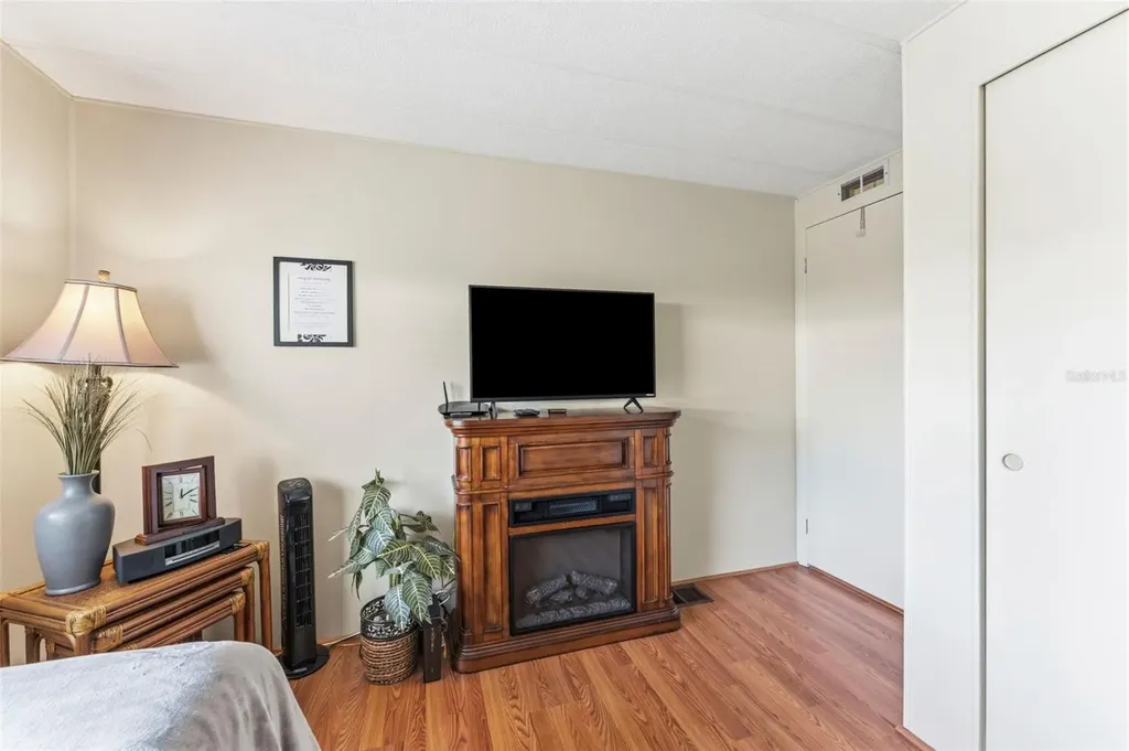 132 Forest Lane Safety Harbor FL 34695