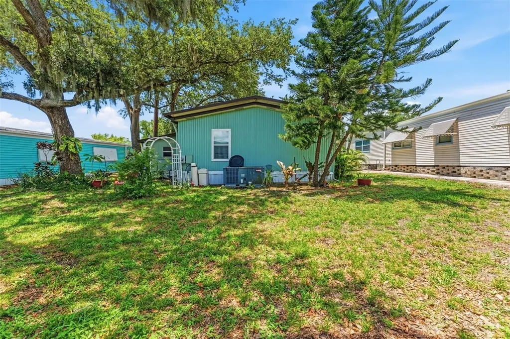 132 Forest Lane Safety Harbor FL 34695