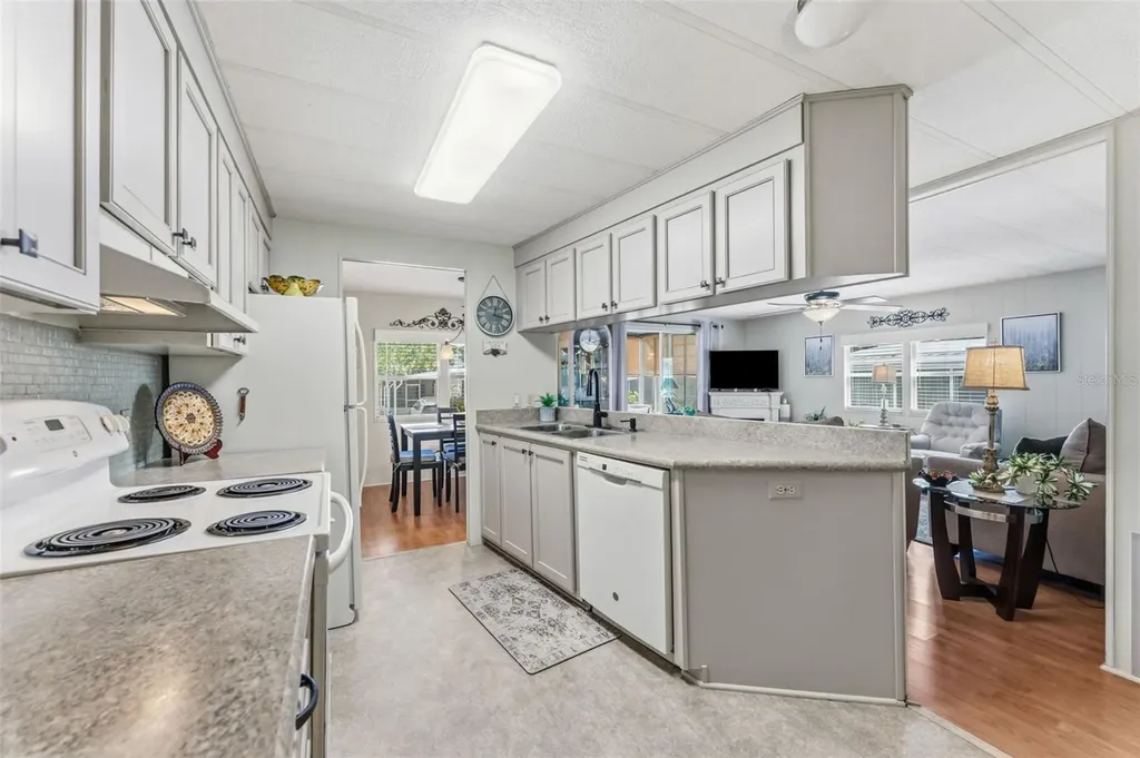 132 Forest Lane Safety Harbor FL 34695