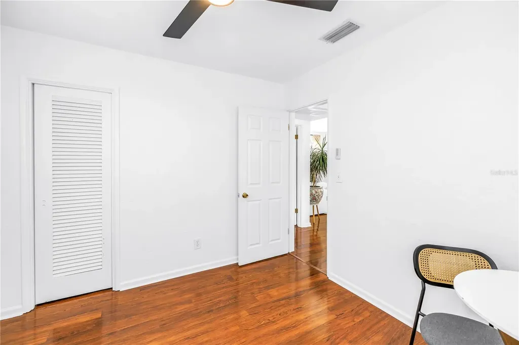 798 45th Avenue N St Petersburg FL 33703