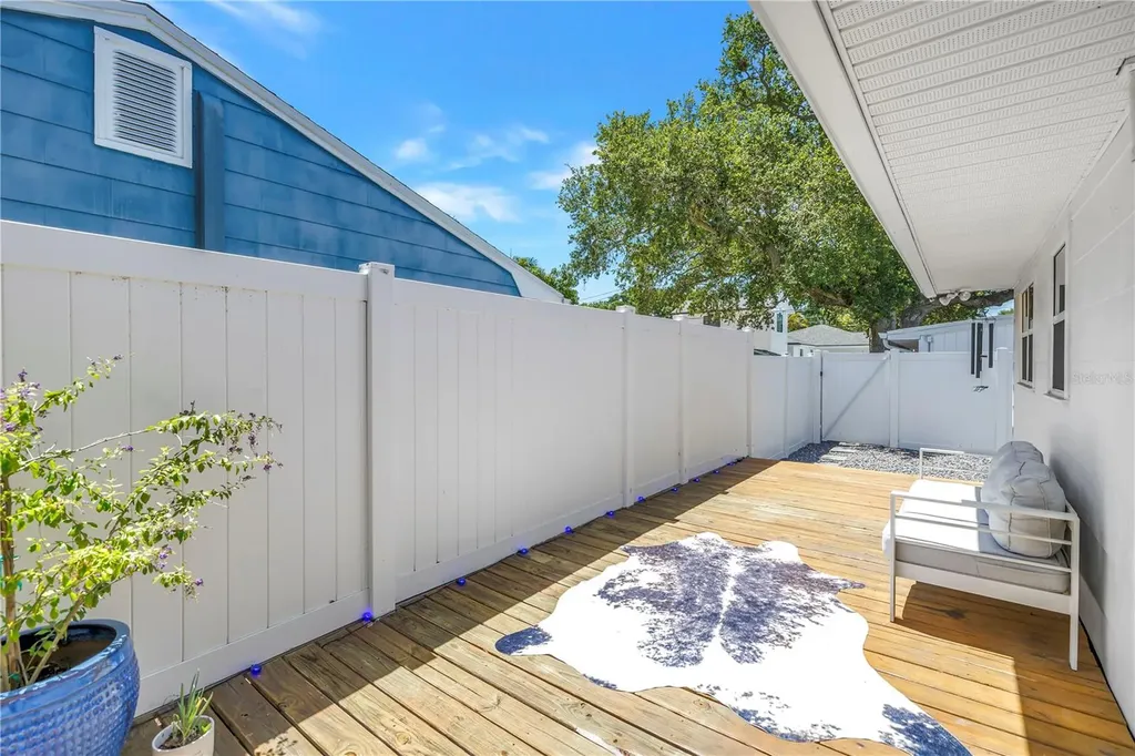 798 45th Avenue N St Petersburg FL 33703