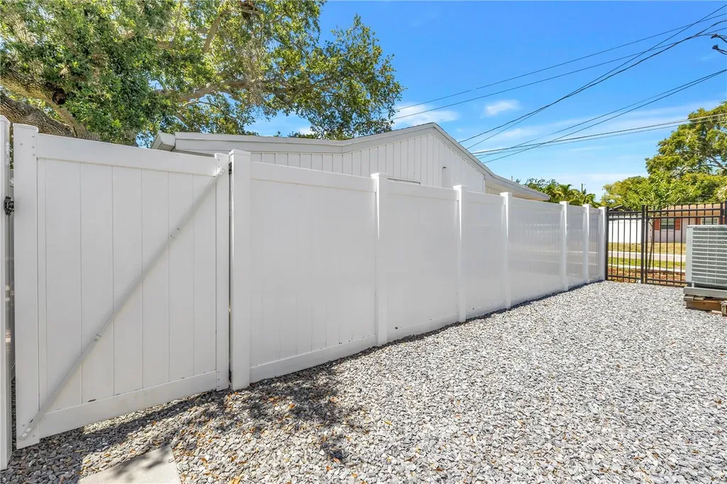 798 45th Avenue N St Petersburg FL 33703
