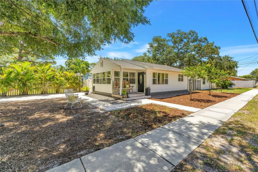 798 45th Avenue N St Petersburg FL 33703