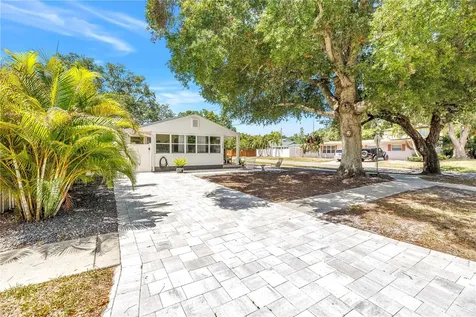 798 45th Avenue N St Petersburg FL 33703