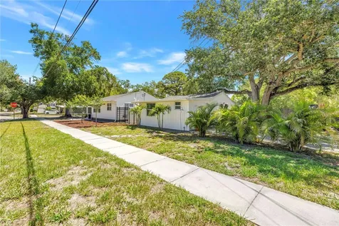 798 45th Avenue N St Petersburg FL 33703