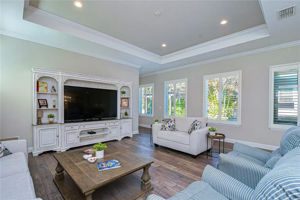 6005 Sparrowhead Way Lithia FL 33547
