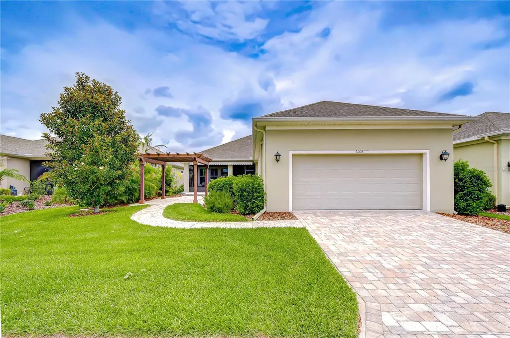 6005 Sparrowhead Way Lithia FL 33547