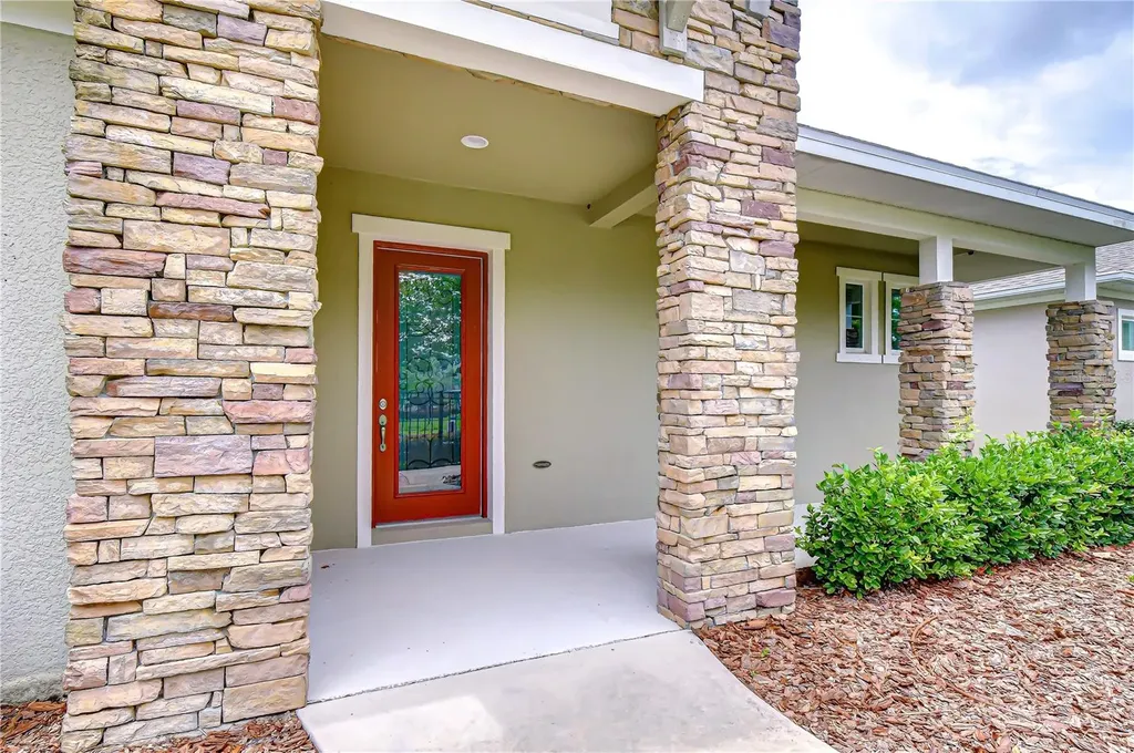 6005 Sparrowhead Way Lithia FL 33547