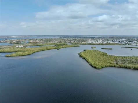 1006 Tropical Bradenton FL 34208