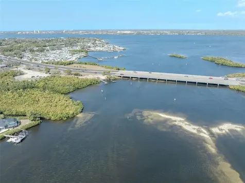 1006 Tropical Bradenton FL 34208