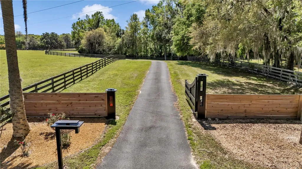 7000 NW Highway 320 Micanopy FL 32667