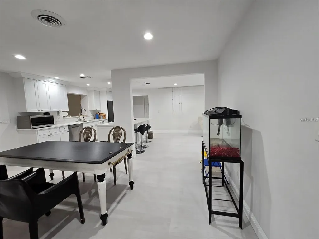 1028 Chinaberry Road Clearwater FL 33764