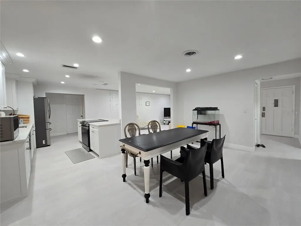1028 Chinaberry Road Clearwater FL 33764