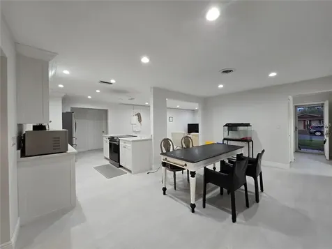 1028 Chinaberry Road Clearwater FL 33764