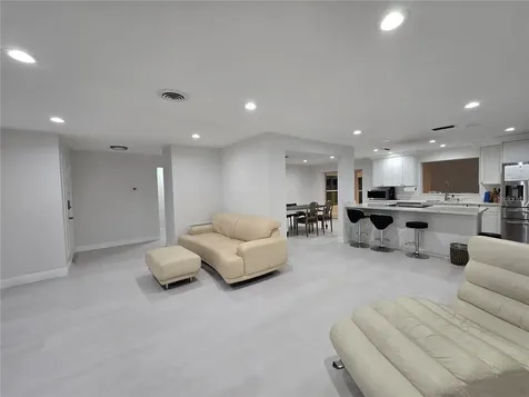 1028 Chinaberry Road Clearwater FL 33764