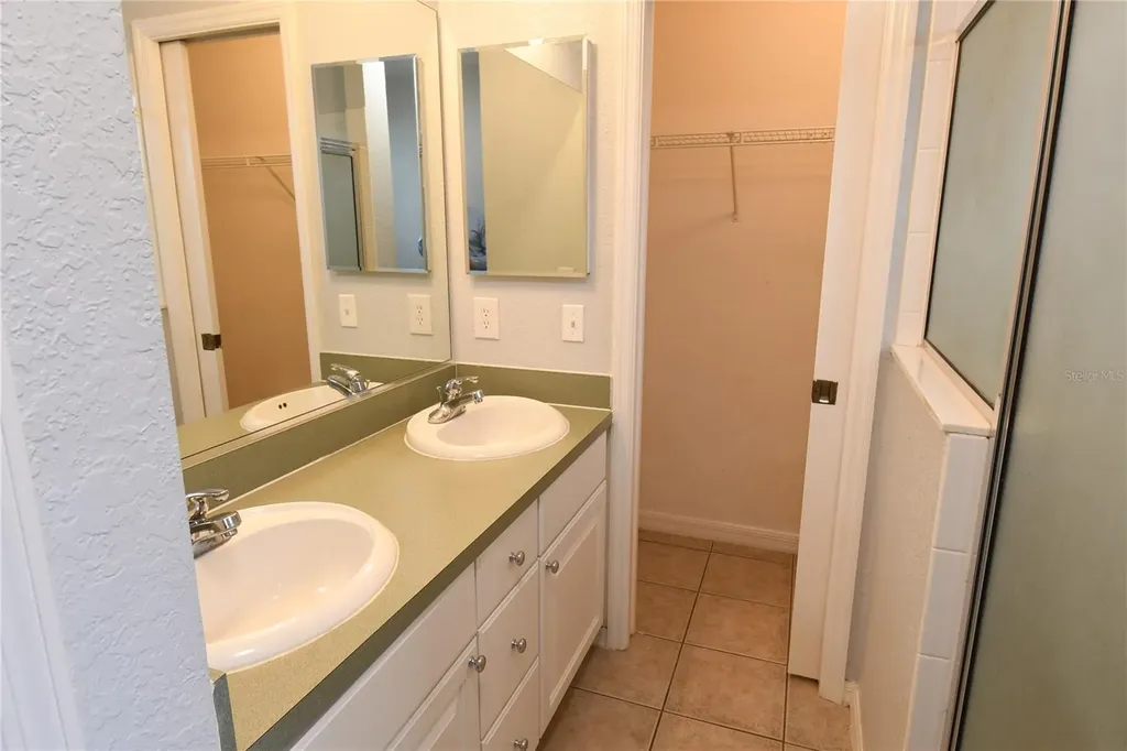 407 Cierra Oaks Circle Lady Lake FL 32159