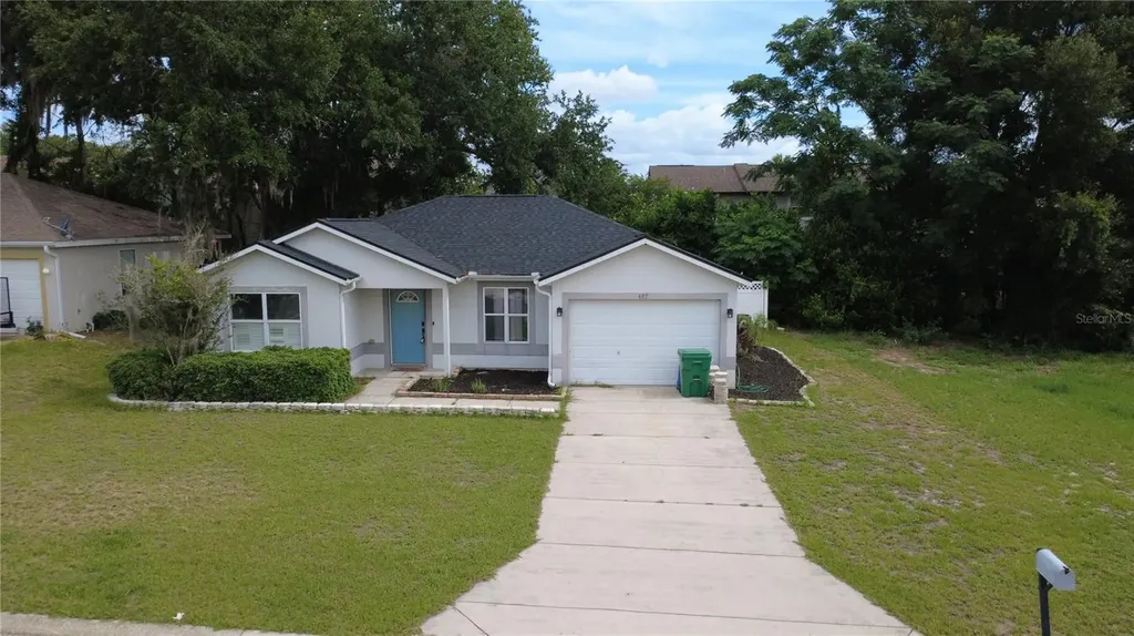 407 Cierra Oaks Circle Lady Lake FL 32159