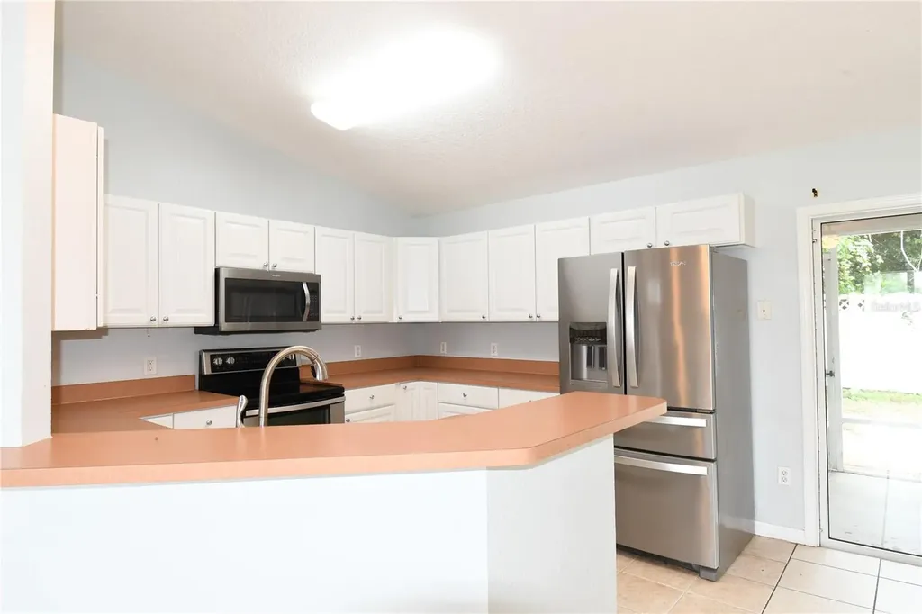 407 Cierra Oaks Circle Lady Lake FL 32159