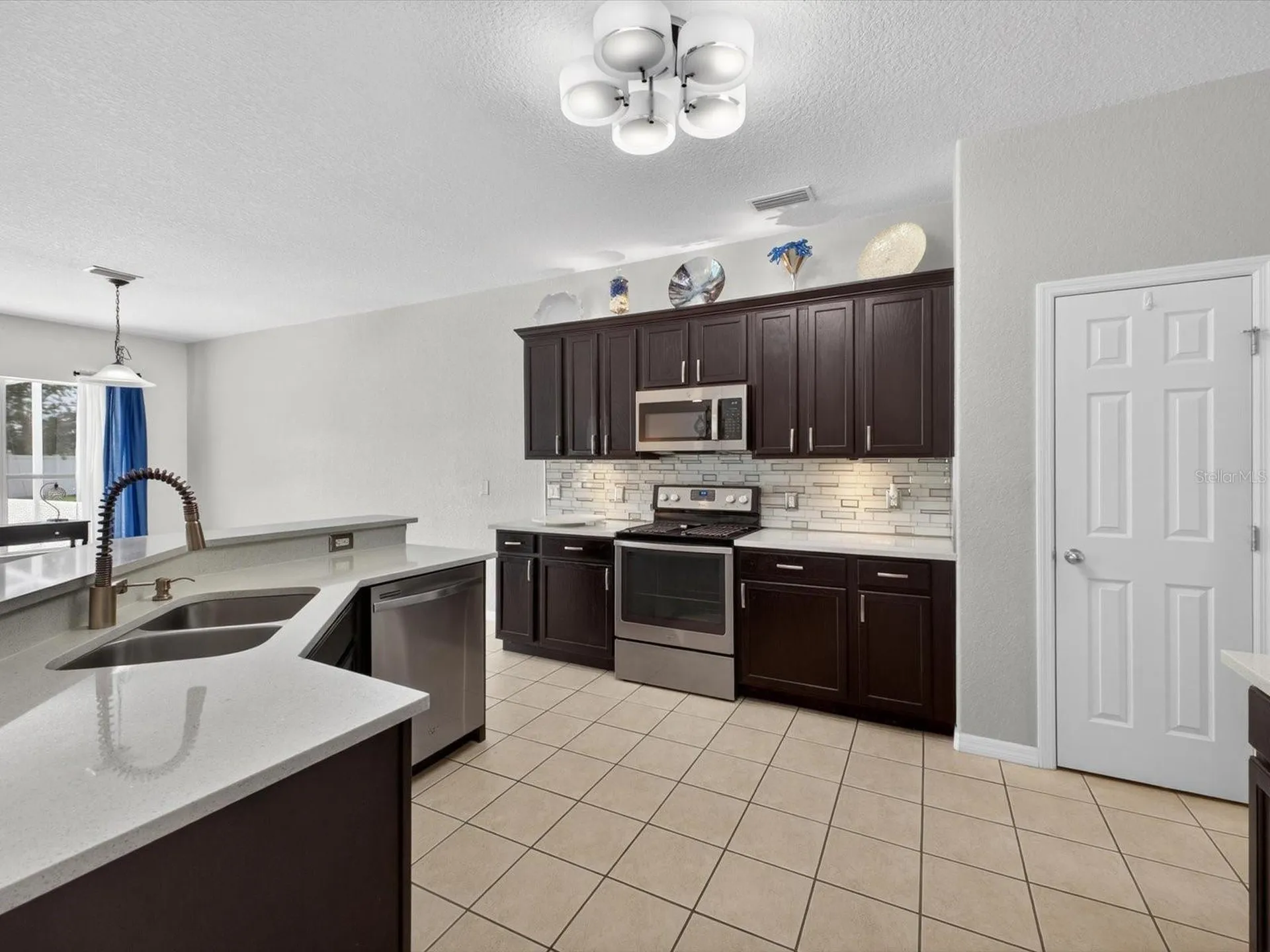2596 Sand Hill Point Circle Davenport FL 33837