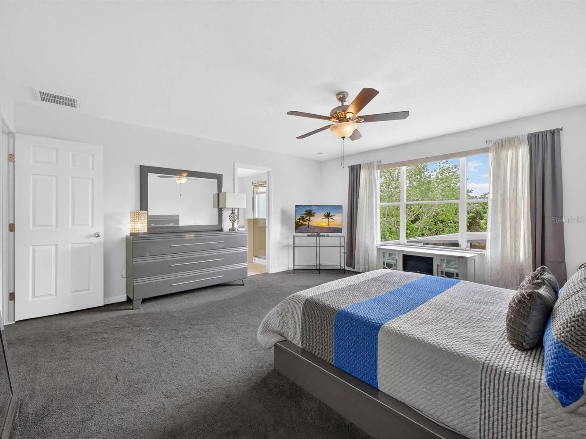 2596 Sand Hill Point Circle Davenport FL 33837