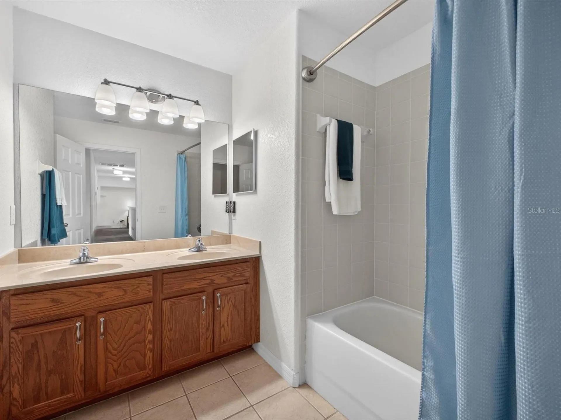 2596 Sand Hill Point Circle Davenport FL 33837