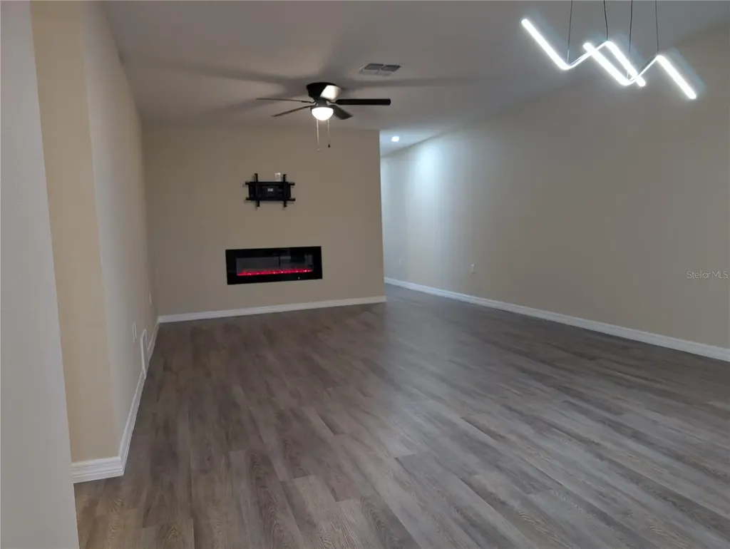 5870 38th Avenue N St Petersburg FL 33710