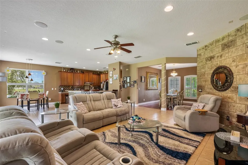 2849 Curving Oaks Way Orlando FL 32820