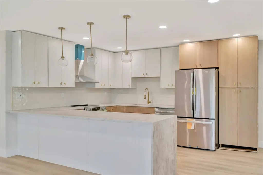 2705 Sunnyside Street Sarasota FL 34239