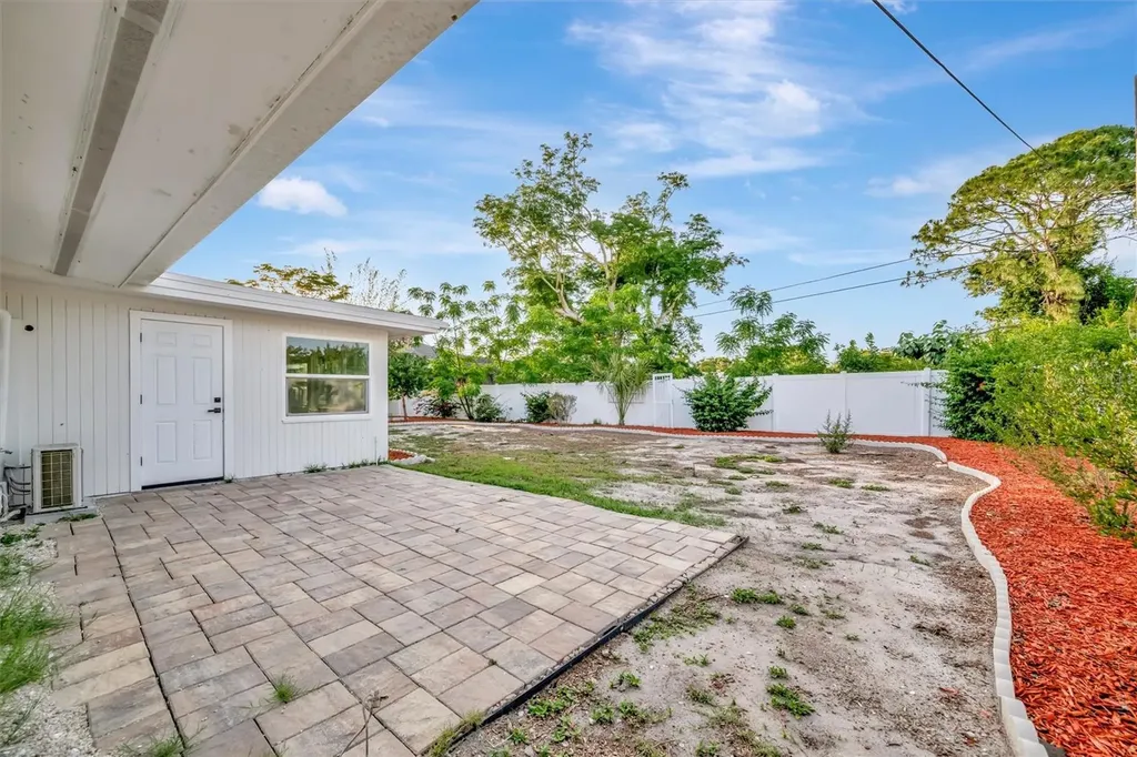 2705 Sunnyside Street Sarasota FL 34239