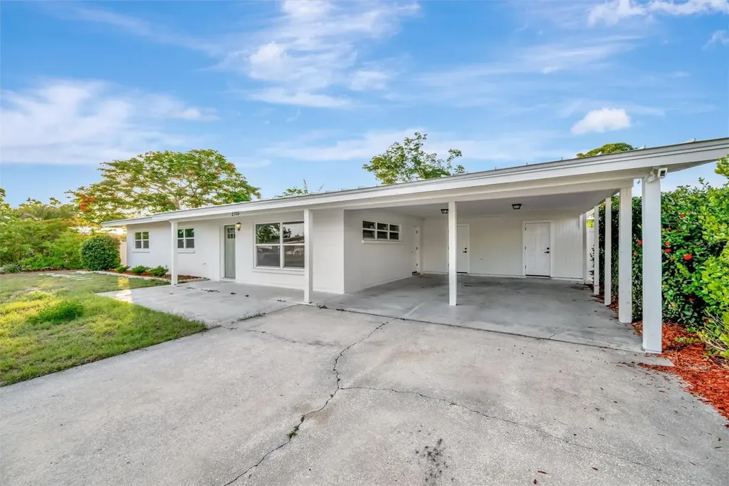 2705 Sunnyside Street Sarasota FL 34239