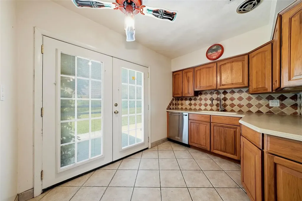 3133 Bay Lane Clearwater FL 33759
