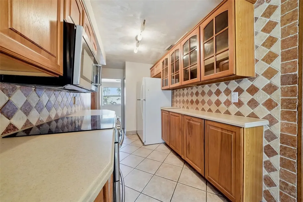 3133 Bay Lane Clearwater FL 33759