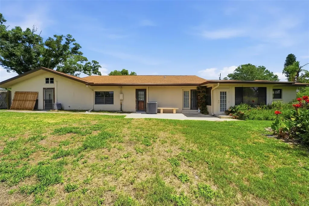 3133 Bay Lane Clearwater FL 33759