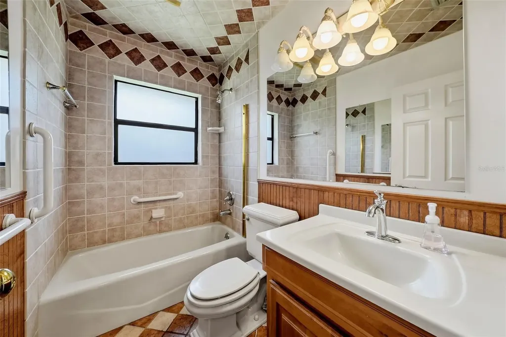3133 Bay Lane Clearwater FL 33759