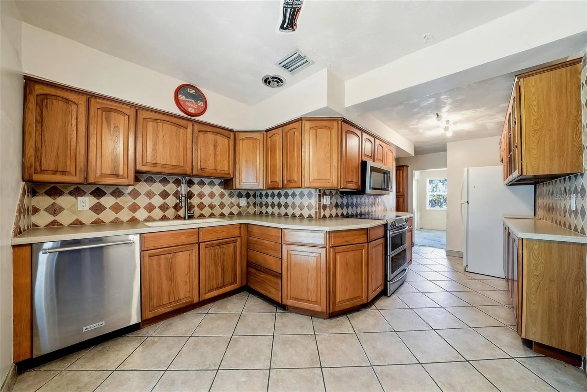 3133 Bay Lane Clearwater FL 33759