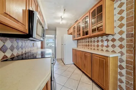 3133 Bay Lane Clearwater FL 33759