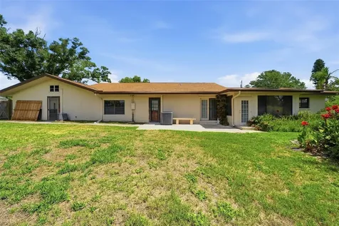 3133 Bay Lane Clearwater FL 33759