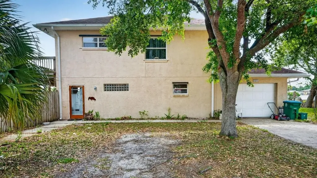 124 Randle Avenue Oak Hill FL 32759