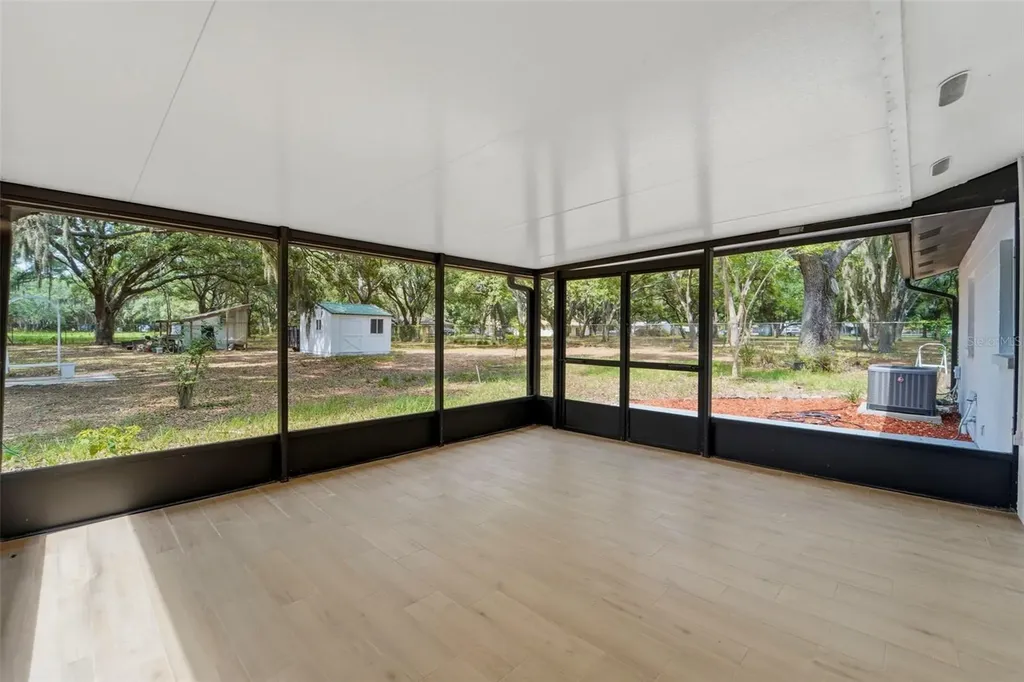 1918 Sydney Road Valrico FL 33594