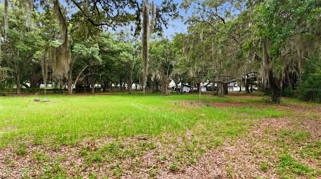 1918 Sydney Road Valrico FL 33594