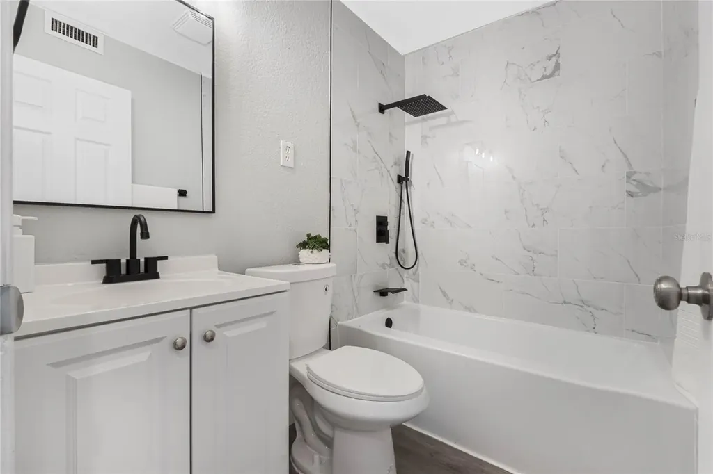 1090 Emerald Drive Mount Dora FL 32757