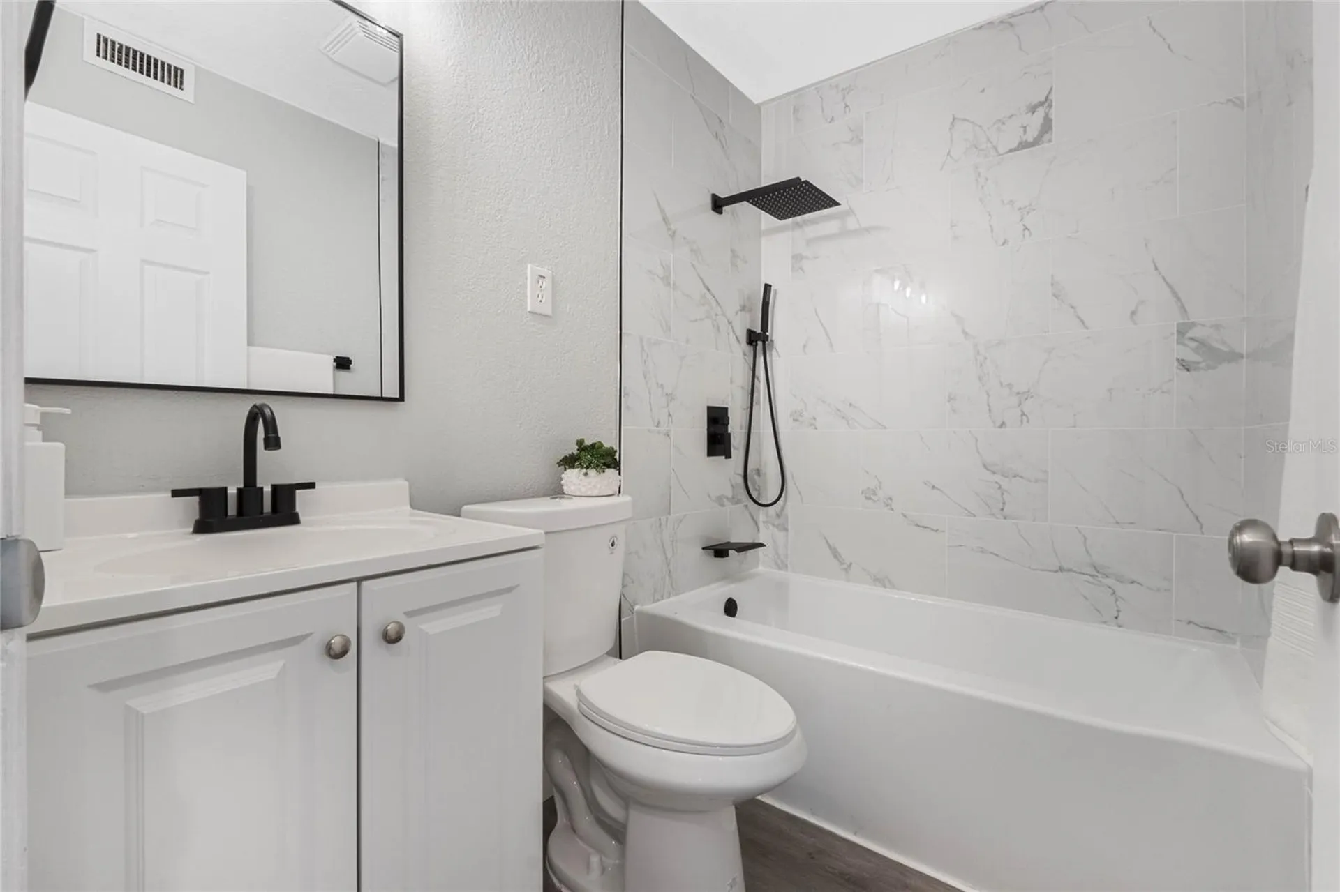 1090 Emerald Drive Mount Dora FL 32757