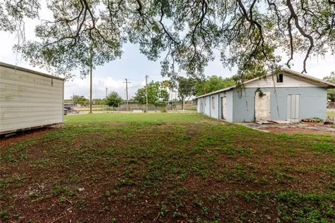 2104 E Dr Mlk Tampa FL 33610