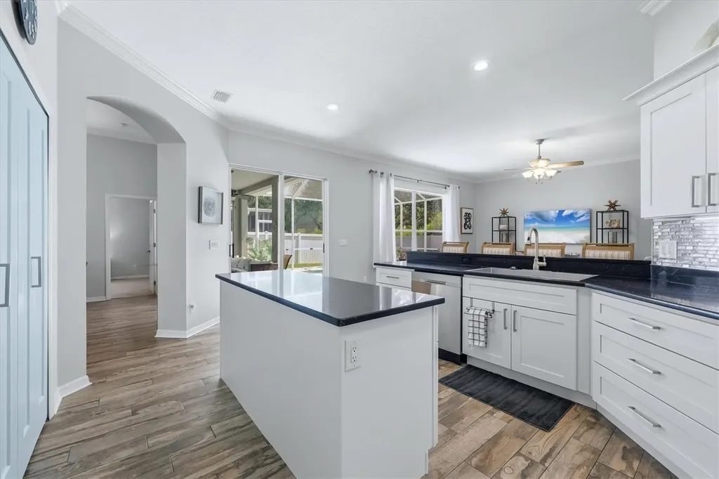 4617 Egmont Drive Bradenton FL 34203