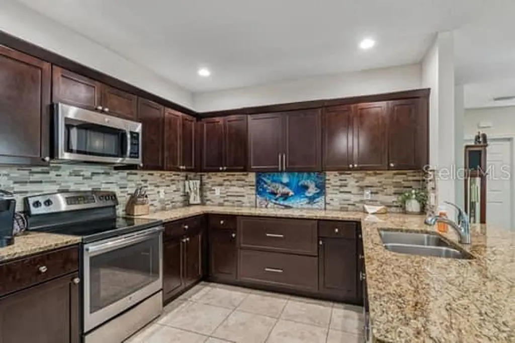 994 Celtic Circle Tarpon Springs FL 34689